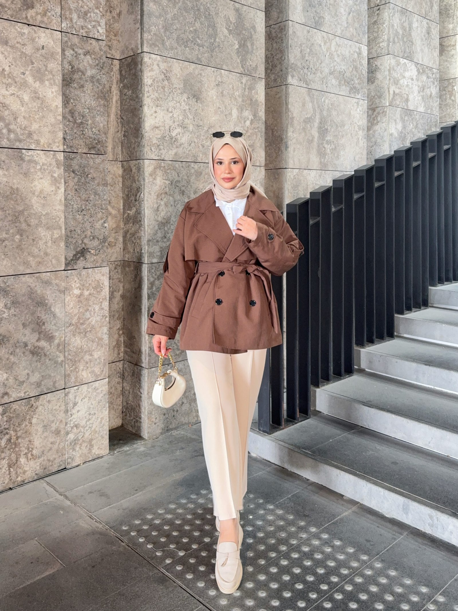 Second image of Yeni Sezon Kahverengi Trençkot