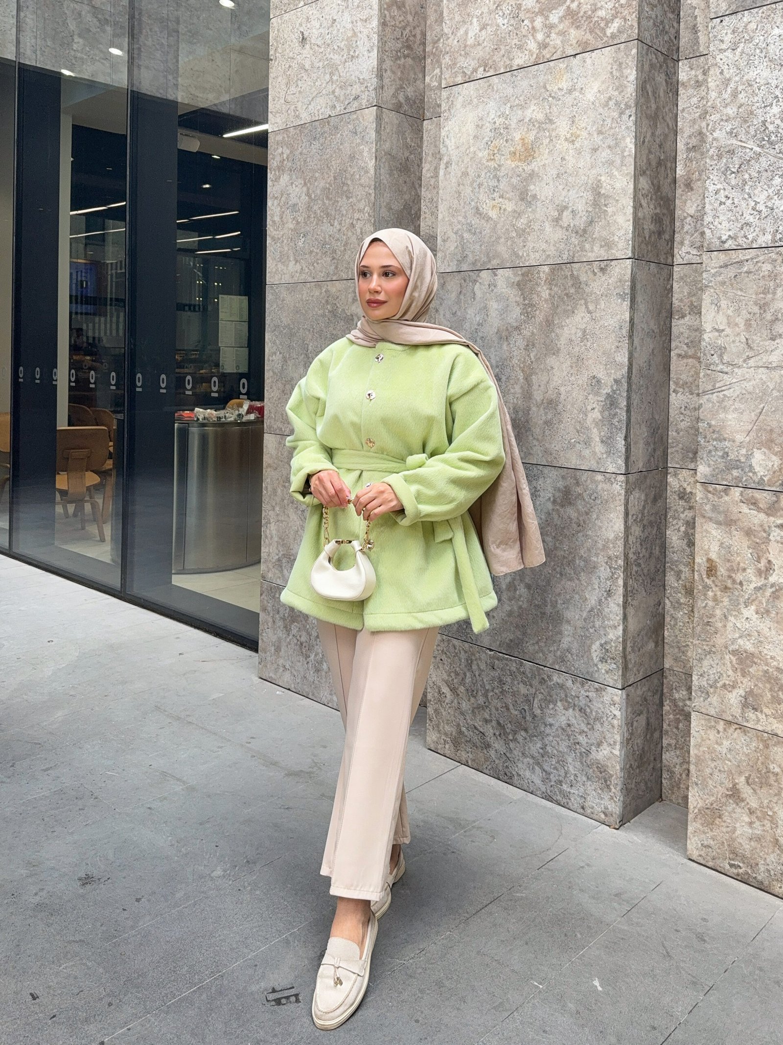 Second image of Premium Bel Bağlamalı Düğme Detaylı Tüylü Goldfox Yeşil Kaban