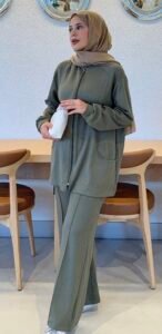 {"ARInfo":{"IsUseAR":false},"Version":"1.0.0","MakeupInfo":{"IsUseMakeup":false},"FaceliftInfo":{"IsChangeEyeLift":false,"IsChangeFacelift":false,"IsChangePostureLift":false,"IsChangeNose":false,"IsChangeFaceChin":false,"IsChangeMouth":false,"IsChangeThinFace":true},"BeautyInfo":{"SwitchMedicatedAcne":false,"IsAIBeauty":false,"IsBrightEyes":false,"IsSharpen":false,"IsOldBeauty":false,"IsReduceBlackEyes":false},"HandlerInfo":{"AppName":2},"FilterInfo":{"IsUseFilter":false}}