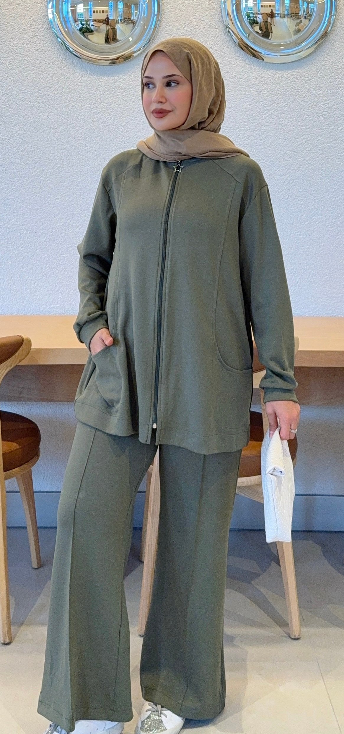 Second image of Kadın Fermuarlı Dik Yaka Cepli Haki Eşofman Takım