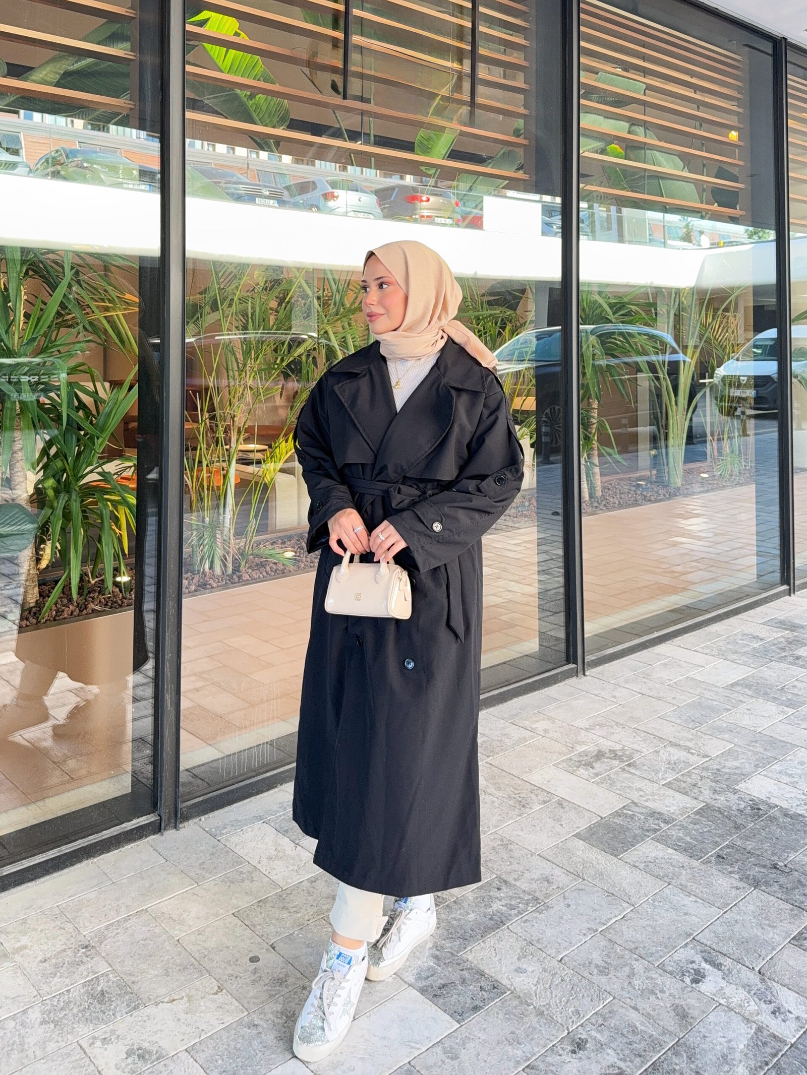 Second image of Yeni Sezon Siyah Uzun Trençkot