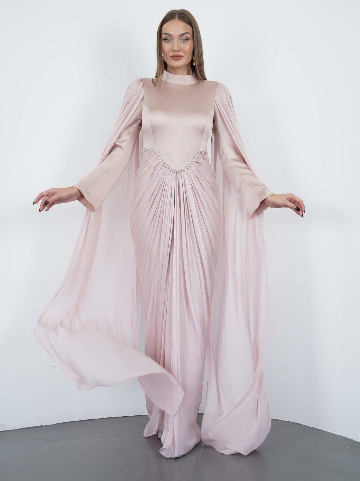 Şifon Pelerinli Bel Kısmı Büzgülü Taşlı Abiye