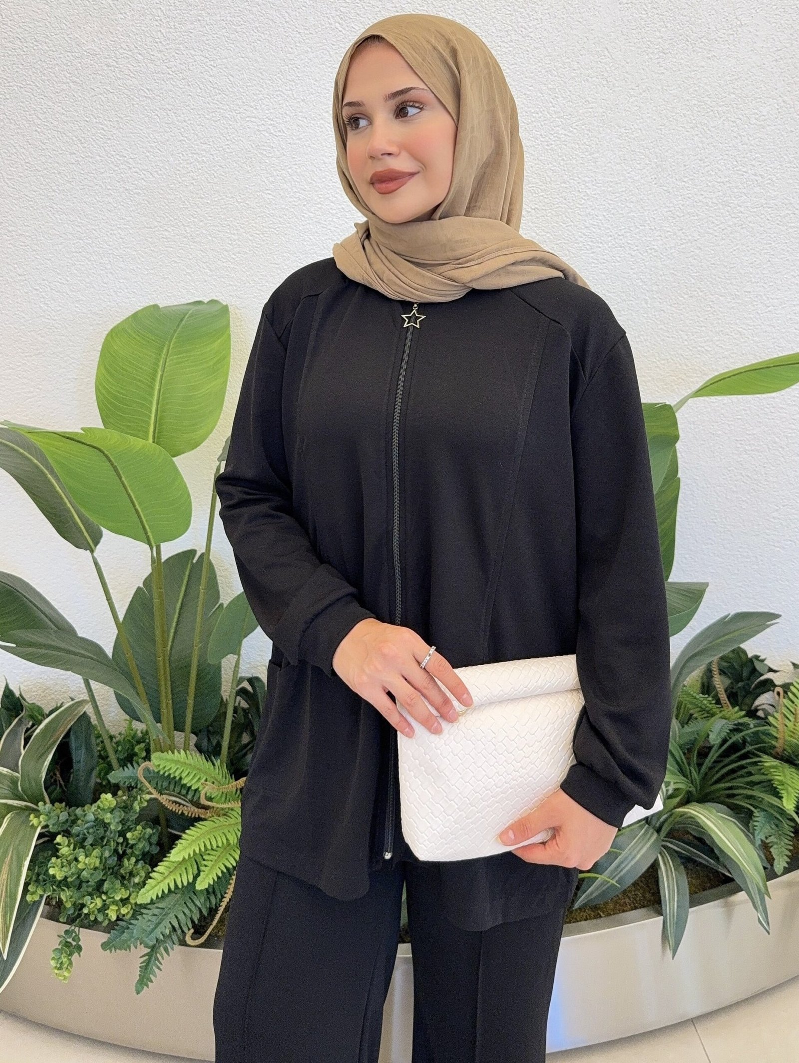 Kadın Fermuarlı Dik Yaka Cepli Siyah Eşofman Takım