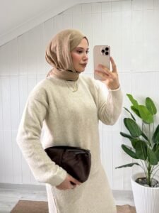 {"ARInfo":{"IsUseAR":false},"Version":"1.0.0","MakeupInfo":{"IsUseMakeup":false},"FaceliftInfo":{"IsChangeEyeLift":false,"IsChangeFacelift":false,"IsChangePostureLift":false,"IsChangeNose":false,"IsChangeFaceChin":false,"IsChangeMouth":false,"IsChangeThinFace":true},"BeautyInfo":{"SwitchMedicatedAcne":false,"IsAIBeauty":false,"IsBrightEyes":false,"IsSharpen":false,"IsOldBeauty":false,"IsReduceBlackEyes":false},"HandlerInfo":{"AppName":2},"FilterInfo":{"IsUseFilter":false}}