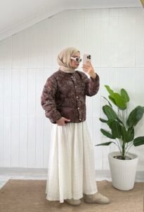 {"ARInfo":{"IsUseAR":false},"Version":"1.0.0","MakeupInfo":{"IsUseMakeup":false},"FaceliftInfo":{"IsChangeEyeLift":false,"IsChangeFacelift":false,"IsChangePostureLift":false,"IsChangeNose":false,"IsChangeFaceChin":false,"IsChangeMouth":false,"IsChangeThinFace":true},"BeautyInfo":{"SwitchMedicatedAcne":false,"IsAIBeauty":false,"IsBrightEyes":false,"IsSharpen":false,"IsOldBeauty":false,"IsReduceBlackEyes":false},"HandlerInfo":{"AppName":2},"FilterInfo":{"IsUseFilter":false}}