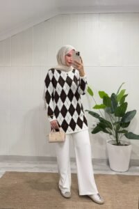 {"ARInfo":{"IsUseAR":false},"Version":"1.0.0","MakeupInfo":{"IsUseMakeup":false},"FaceliftInfo":{"IsChangeEyeLift":false,"IsChangeFacelift":false,"IsChangePostureLift":false,"IsChangeNose":false,"IsChangeFaceChin":false,"IsChangeMouth":false,"IsChangeThinFace":true},"BeautyInfo":{"SwitchMedicatedAcne":false,"IsAIBeauty":false,"IsBrightEyes":false,"IsSharpen":false,"IsOldBeauty":false,"IsReduceBlackEyes":false},"HandlerInfo":{"AppName":2},"FilterInfo":{"IsUseFilter":false}}