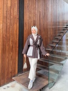 {"ARInfo":{"IsUseAR":false},"Version":"1.0.0","MakeupInfo":{"IsUseMakeup":false},"FaceliftInfo":{"IsChangeEyeLift":false,"IsChangeFacelift":false,"IsChangePostureLift":false,"IsChangeNose":false,"IsChangeFaceChin":false,"IsChangeMouth":false,"IsChangeThinFace":true},"BeautyInfo":{"SwitchMedicatedAcne":false,"IsAIBeauty":false,"IsBrightEyes":false,"IsSharpen":false,"IsOldBeauty":false,"IsReduceBlackEyes":false},"HandlerInfo":{"AppName":2},"FilterInfo":{"IsUseFilter":false}}