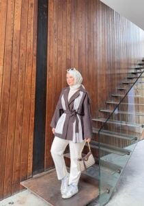 {"ARInfo":{"IsUseAR":false},"Version":"1.0.0","MakeupInfo":{"IsUseMakeup":false},"FaceliftInfo":{"IsChangeEyeLift":false,"IsChangeFacelift":false,"IsChangePostureLift":false,"IsChangeNose":false,"IsChangeFaceChin":false,"IsChangeMouth":false,"IsChangeThinFace":true},"BeautyInfo":{"SwitchMedicatedAcne":false,"IsAIBeauty":false,"IsBrightEyes":false,"IsSharpen":false,"IsOldBeauty":false,"IsReduceBlackEyes":false},"HandlerInfo":{"AppName":2},"FilterInfo":{"IsUseFilter":false}}