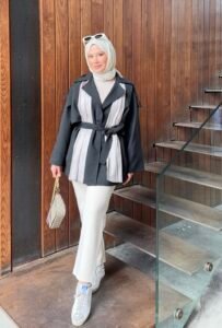 {"ARInfo":{"IsUseAR":false},"Version":"1.0.0","MakeupInfo":{"IsUseMakeup":false},"FaceliftInfo":{"IsChangeEyeLift":false,"IsChangeFacelift":false,"IsChangePostureLift":false,"IsChangeNose":false,"IsChangeFaceChin":false,"IsChangeMouth":false,"IsChangeThinFace":true},"BeautyInfo":{"SwitchMedicatedAcne":false,"IsAIBeauty":false,"IsBrightEyes":false,"IsSharpen":false,"IsOldBeauty":false,"IsReduceBlackEyes":false},"HandlerInfo":{"AppName":2},"FilterInfo":{"IsUseFilter":false}}