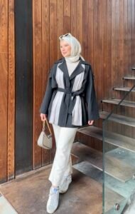 {"ARInfo":{"IsUseAR":false},"Version":"1.0.0","MakeupInfo":{"IsUseMakeup":false},"FaceliftInfo":{"IsChangeEyeLift":false,"IsChangeFacelift":false,"IsChangePostureLift":false,"IsChangeNose":false,"IsChangeFaceChin":false,"IsChangeMouth":false,"IsChangeThinFace":true},"BeautyInfo":{"SwitchMedicatedAcne":false,"IsAIBeauty":false,"IsBrightEyes":false,"IsSharpen":false,"IsOldBeauty":false,"IsReduceBlackEyes":false},"HandlerInfo":{"AppName":2},"FilterInfo":{"IsUseFilter":false}}