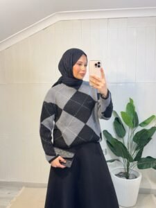 {"ARInfo":{"IsUseAR":false},"Version":"1.0.0","MakeupInfo":{"IsUseMakeup":false},"FaceliftInfo":{"IsChangeEyeLift":false,"IsChangeFacelift":false,"IsChangePostureLift":false,"IsChangeNose":false,"IsChangeFaceChin":false,"IsChangeMouth":false,"IsChangeThinFace":true},"BeautyInfo":{"SwitchMedicatedAcne":false,"IsAIBeauty":false,"IsBrightEyes":false,"IsSharpen":false,"IsOldBeauty":false,"IsReduceBlackEyes":false},"HandlerInfo":{"AppName":2},"FilterInfo":{"IsUseFilter":false}}