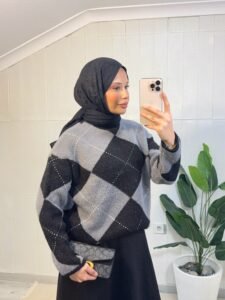 {"ARInfo":{"IsUseAR":false},"Version":"1.0.0","MakeupInfo":{"IsUseMakeup":false},"FaceliftInfo":{"IsChangeEyeLift":false,"IsChangeFacelift":false,"IsChangePostureLift":false,"IsChangeNose":false,"IsChangeFaceChin":false,"IsChangeMouth":false,"IsChangeThinFace":true},"BeautyInfo":{"SwitchMedicatedAcne":false,"IsAIBeauty":false,"IsBrightEyes":false,"IsSharpen":false,"IsOldBeauty":false,"IsReduceBlackEyes":false},"HandlerInfo":{"AppName":2},"FilterInfo":{"IsUseFilter":false}}