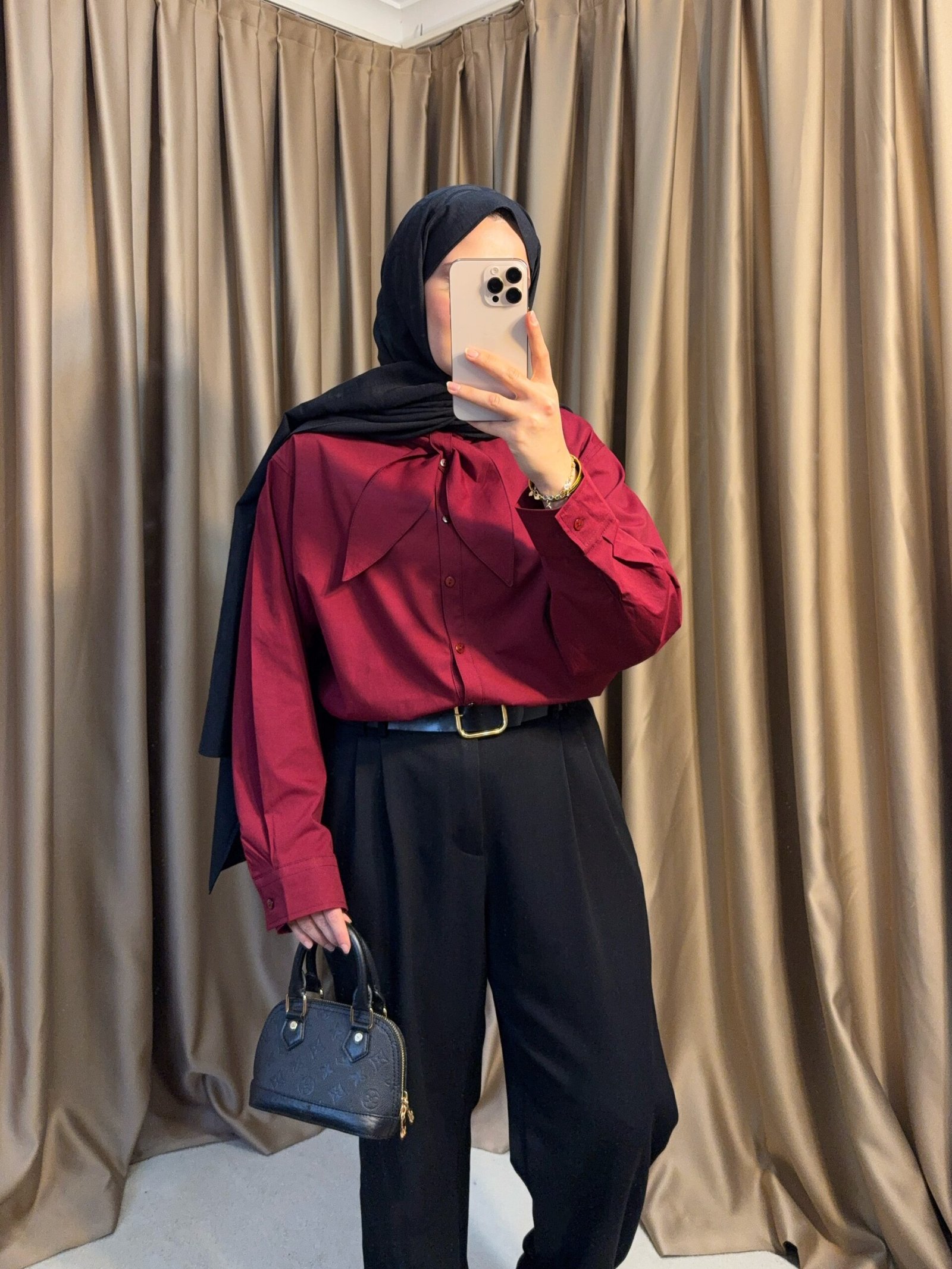 Fular detaylı gömlek