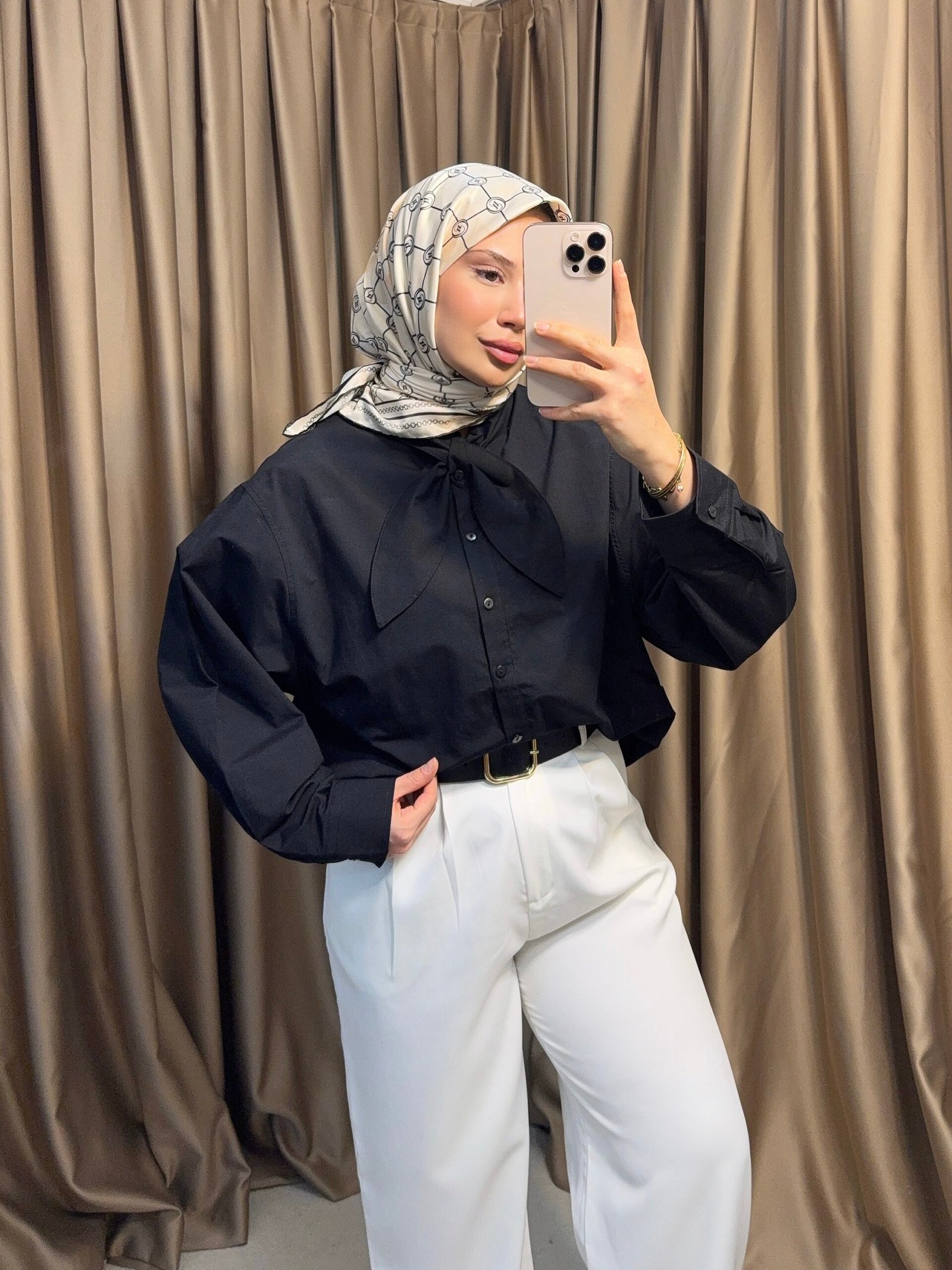 Second image of Fular detaylı gömlek