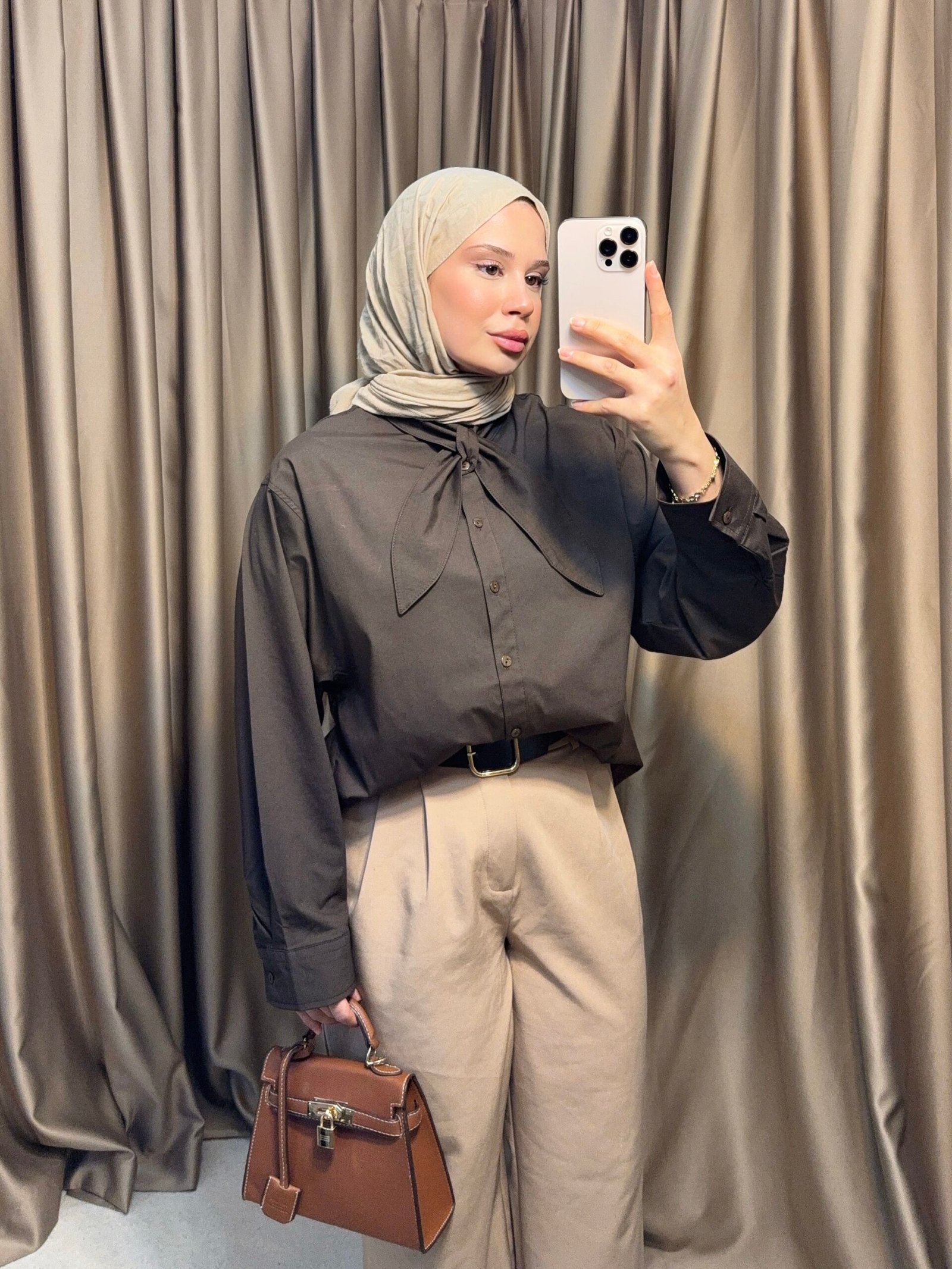 Second image of Fular detaylı gömlek