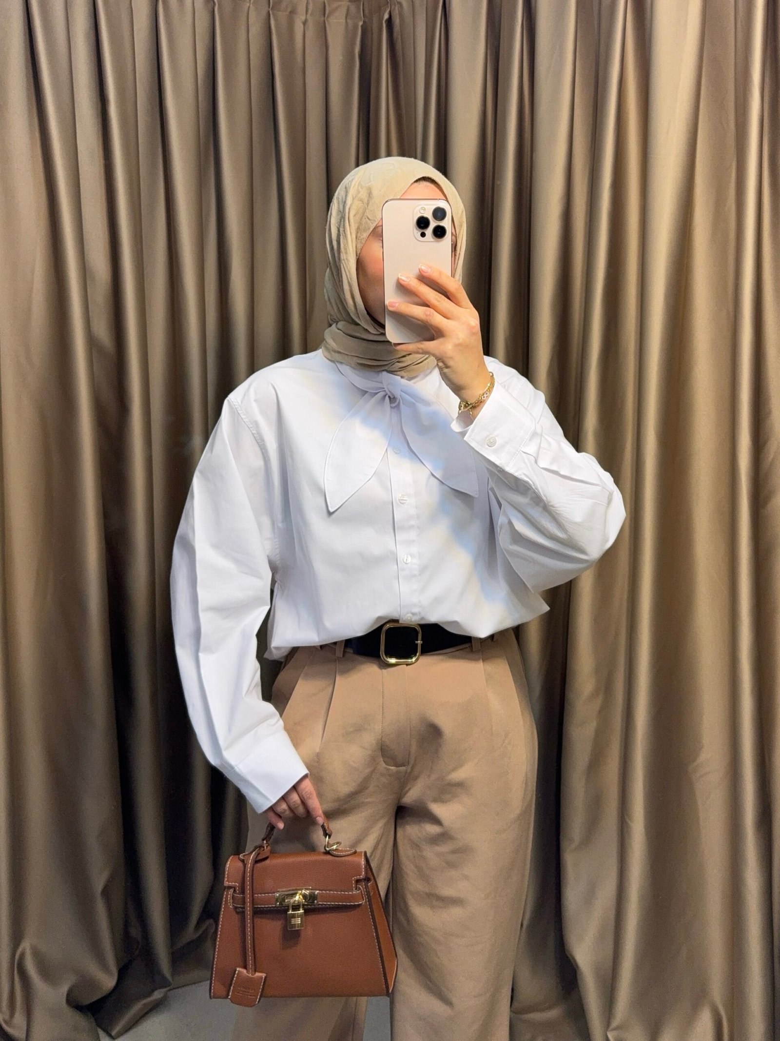 Fular detaylı gömlek