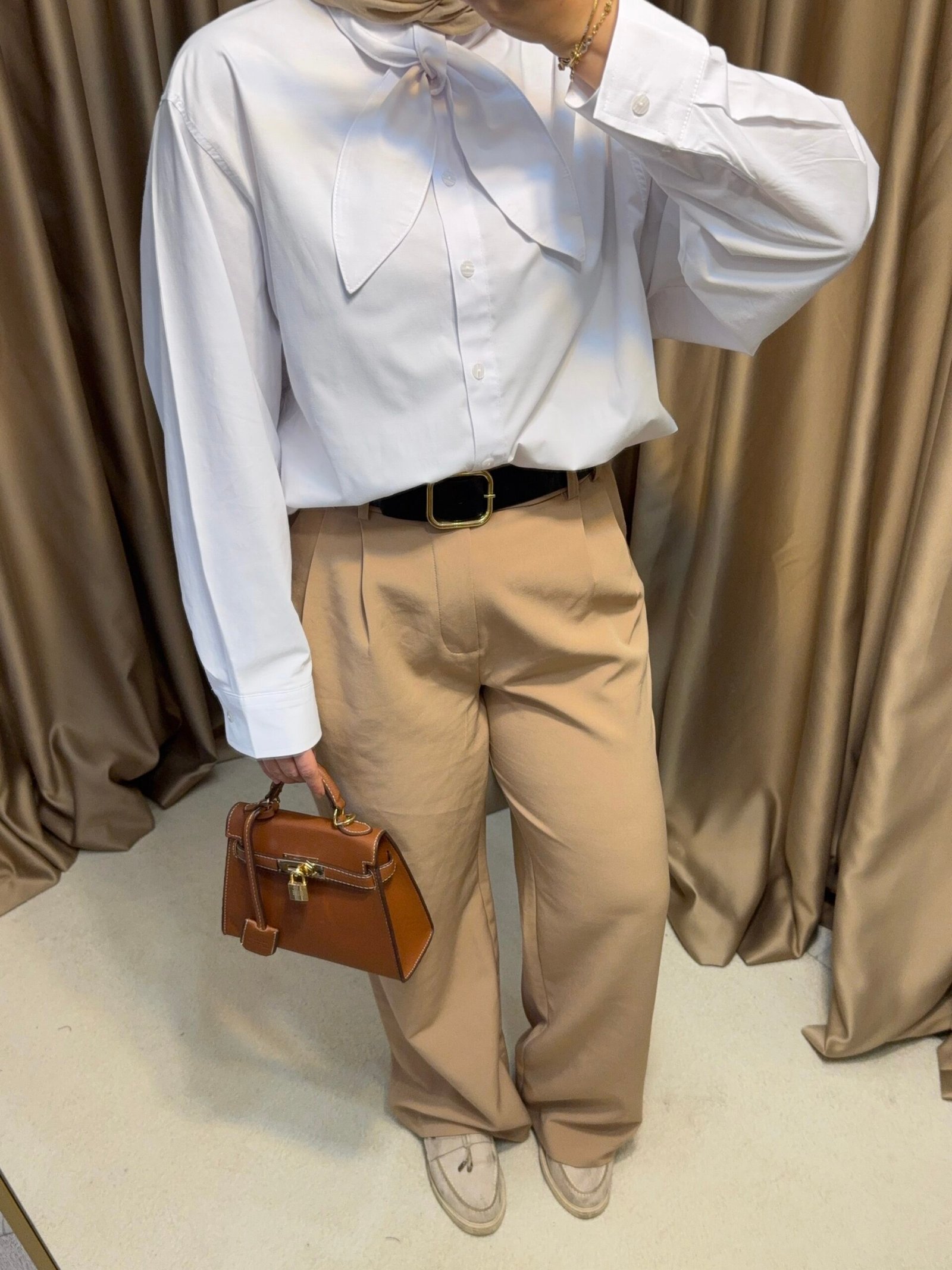 Second image of Fular detaylı gömlek