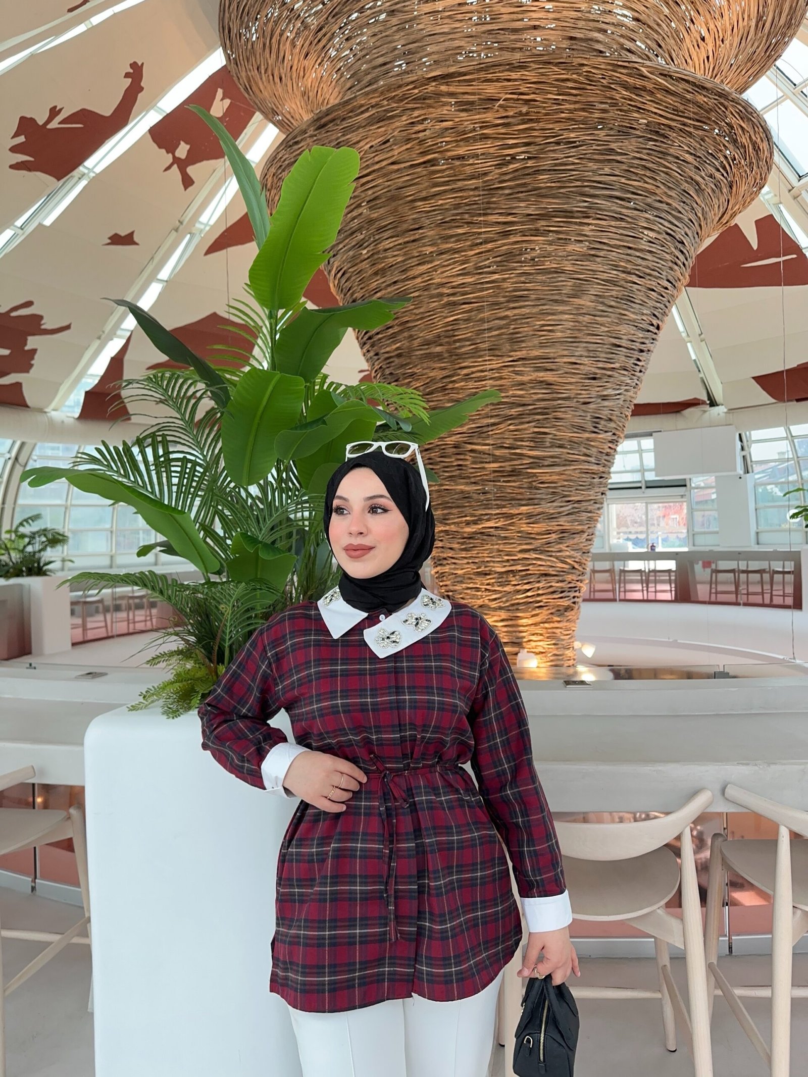 Taş yaka kareli gömlek