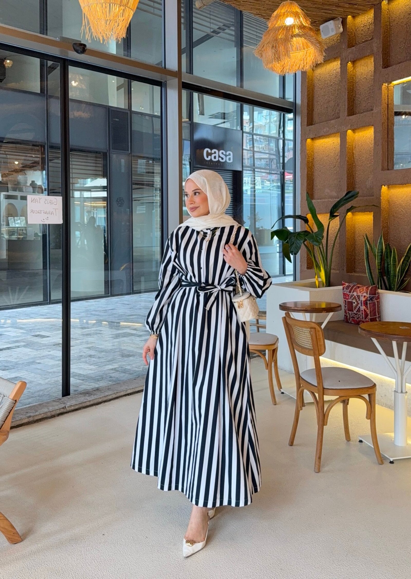 Lara Model Çizgili Siyah Elbise