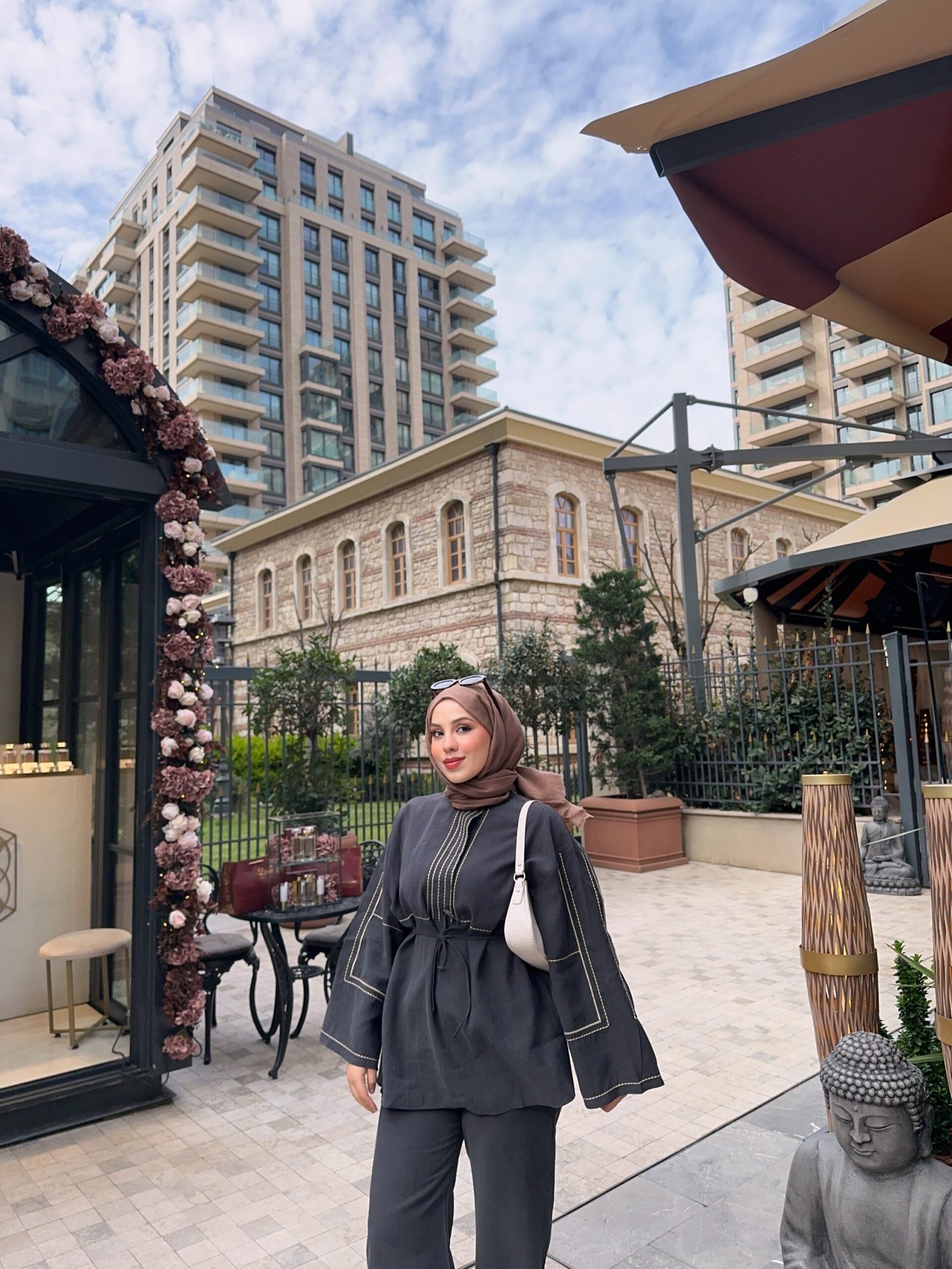 Second image of Nisel model nakış işlemeli takım