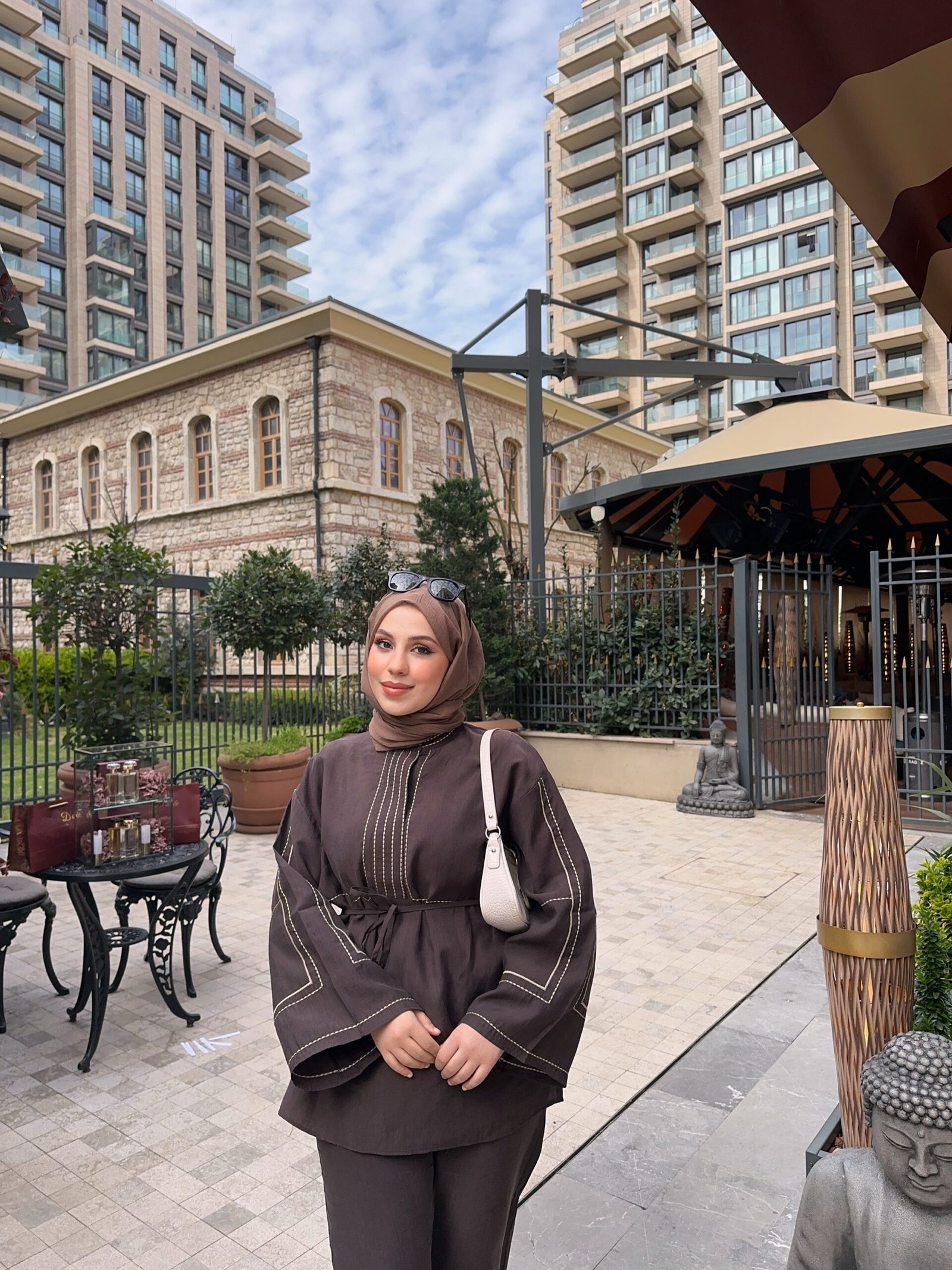 Nisel model nakış işlemeli -Kahverengi