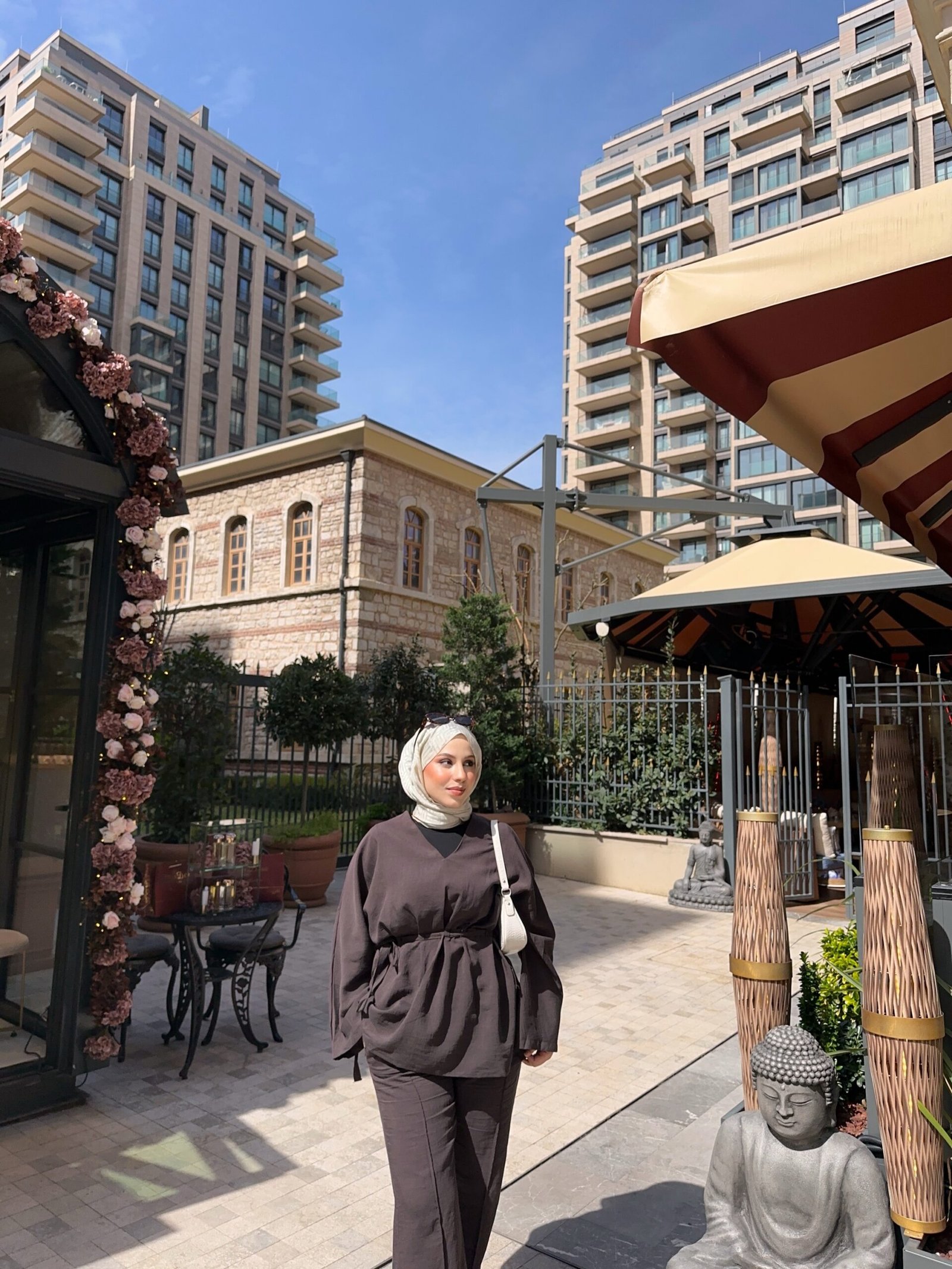 Second image of Enza model belden oturtmalı takım