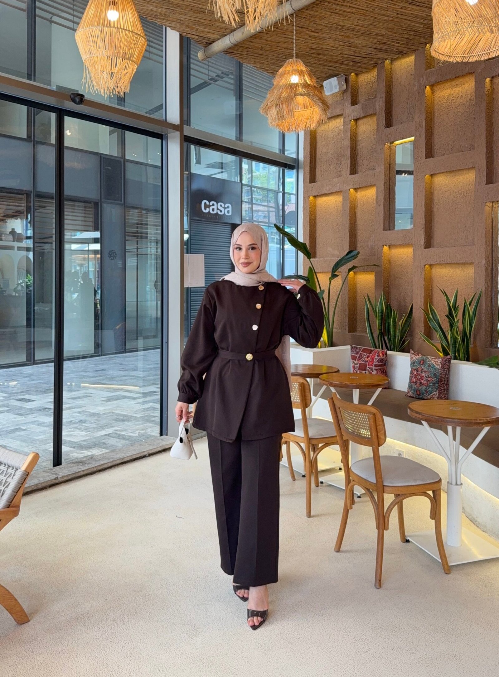 Second image of Armoni Gold düğme detaylı takım -Acı kahve