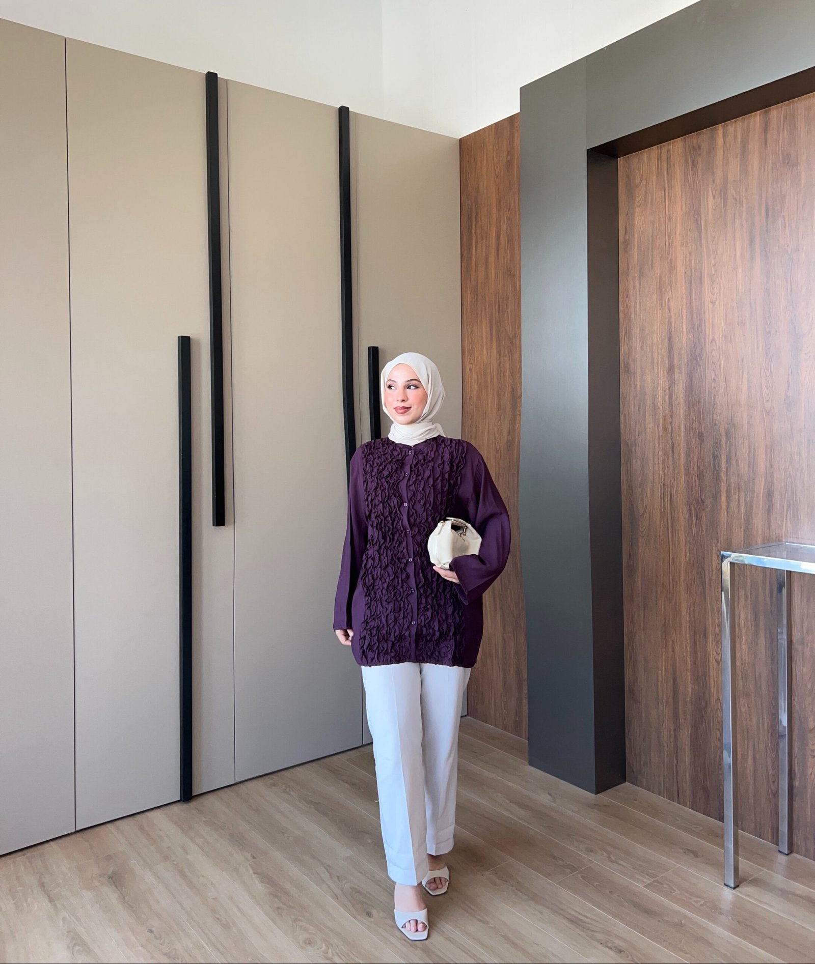Second image of Fiya fırfırlı gömlek -Mürdüm