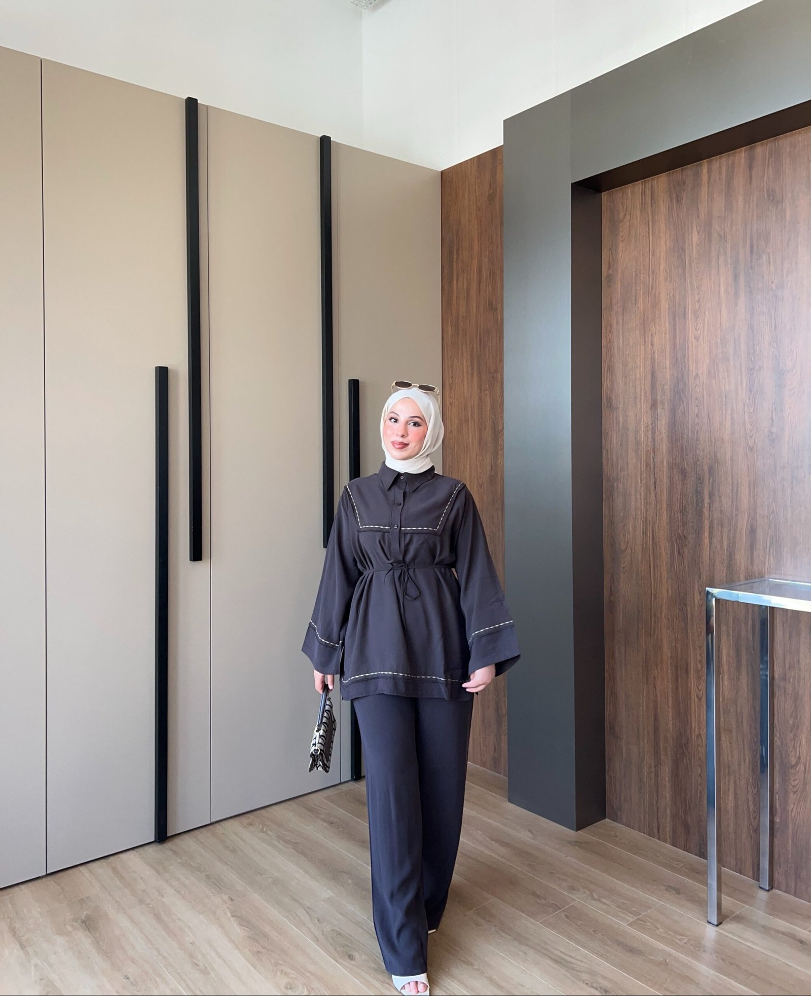 Second image of Luya Model Nakışlı Takım -Acıkahve