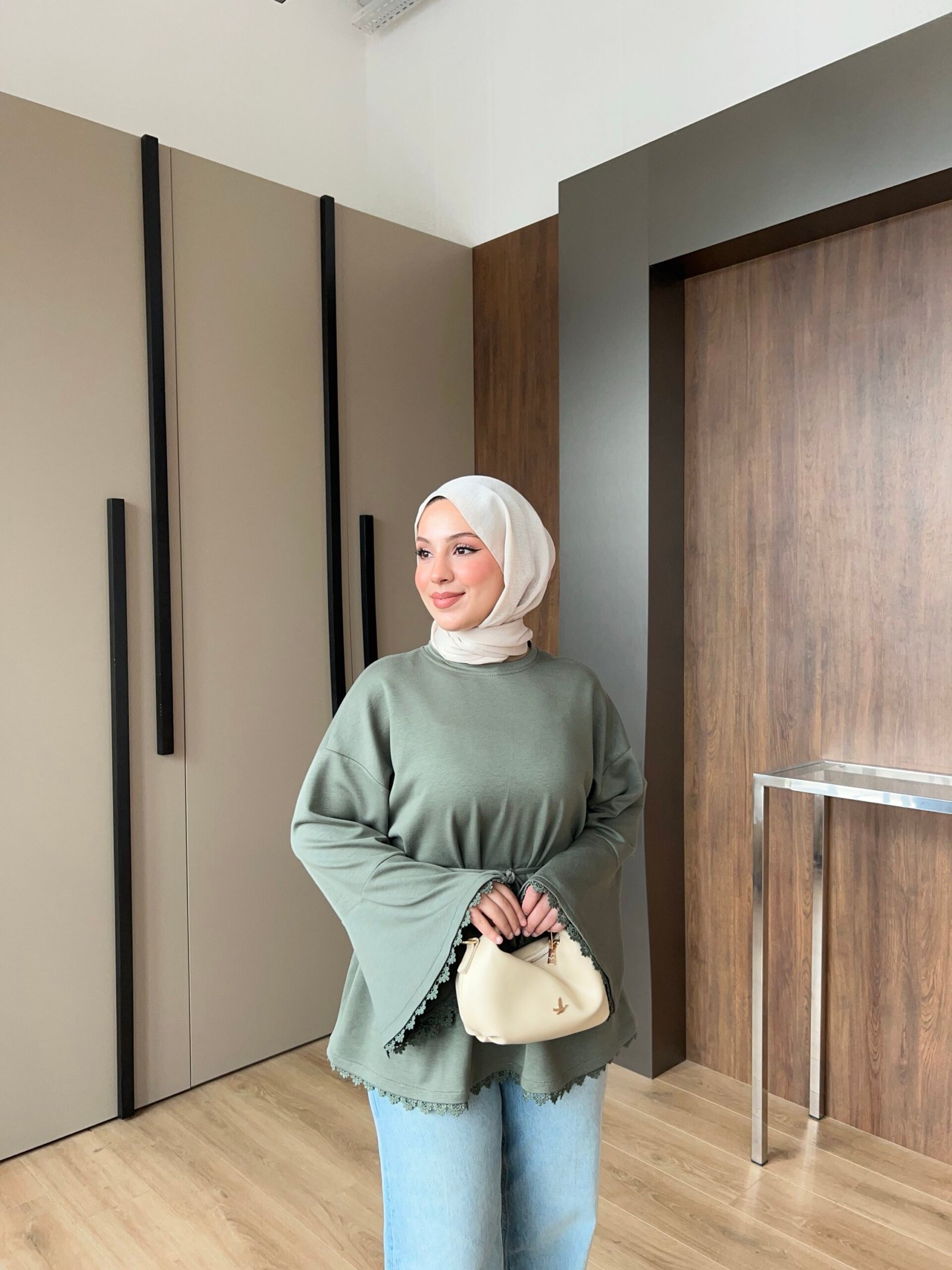 Second image of Mina Nakış detaylı Bluz- Açık Haki