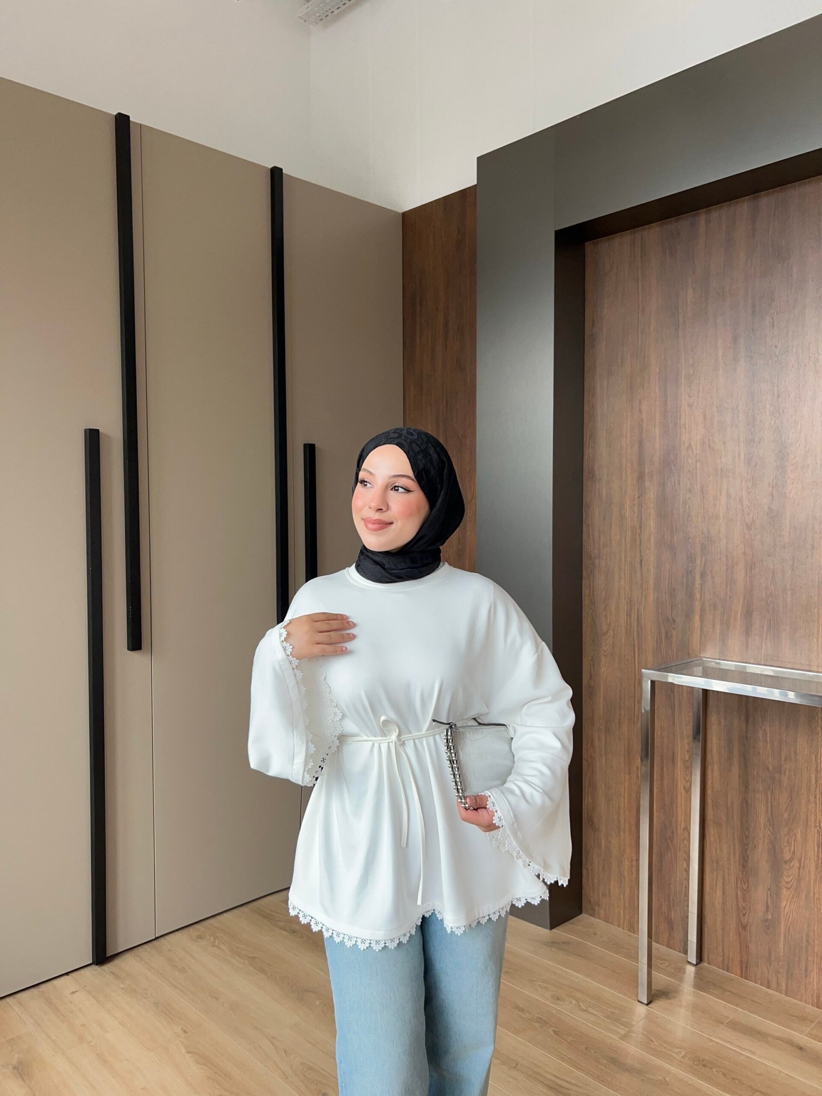Mina Nakış detaylı Bluz -Beyaz